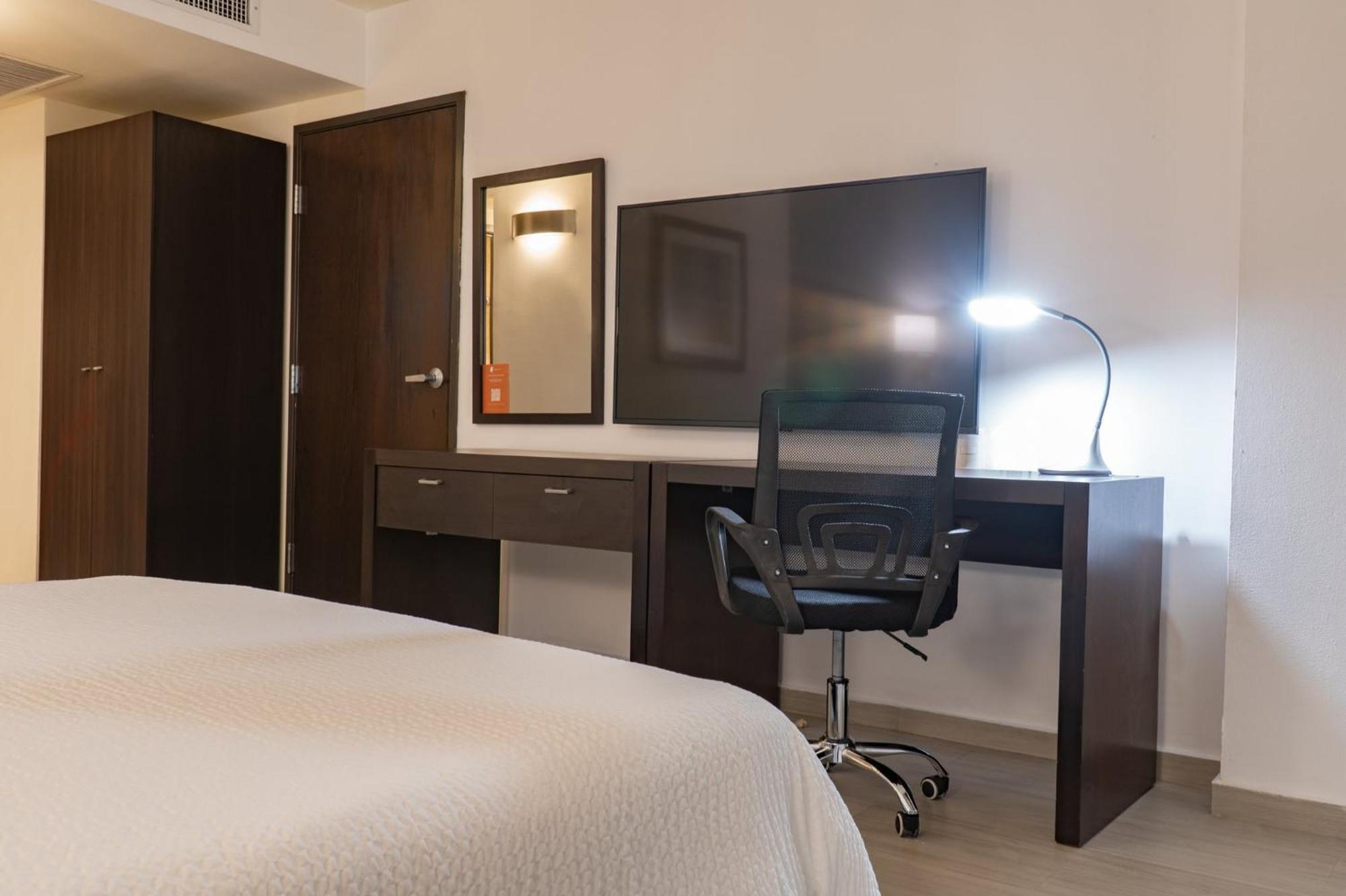 Fiesta Inn Tepic Extérieur photo
